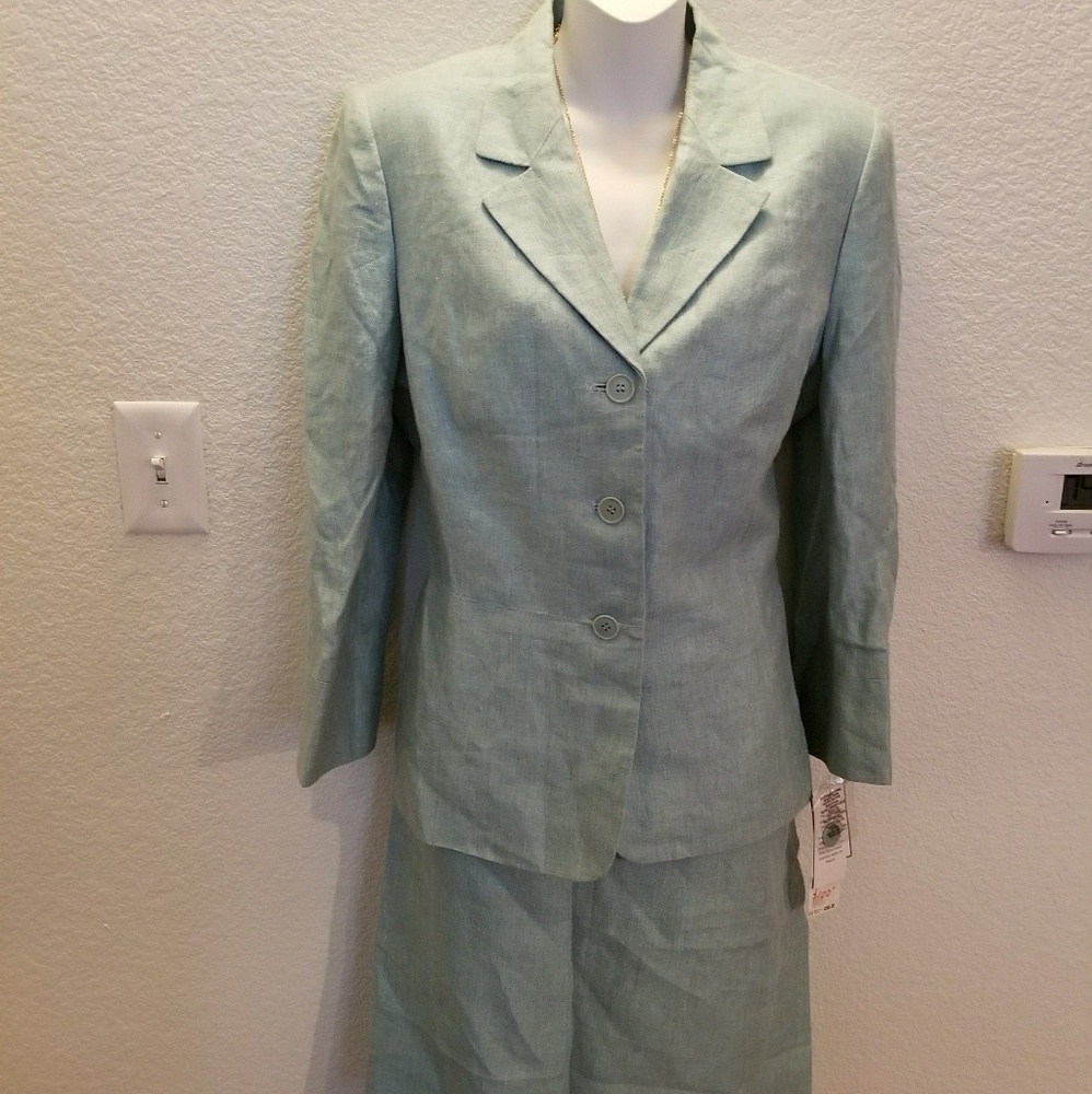 Women's  Suit